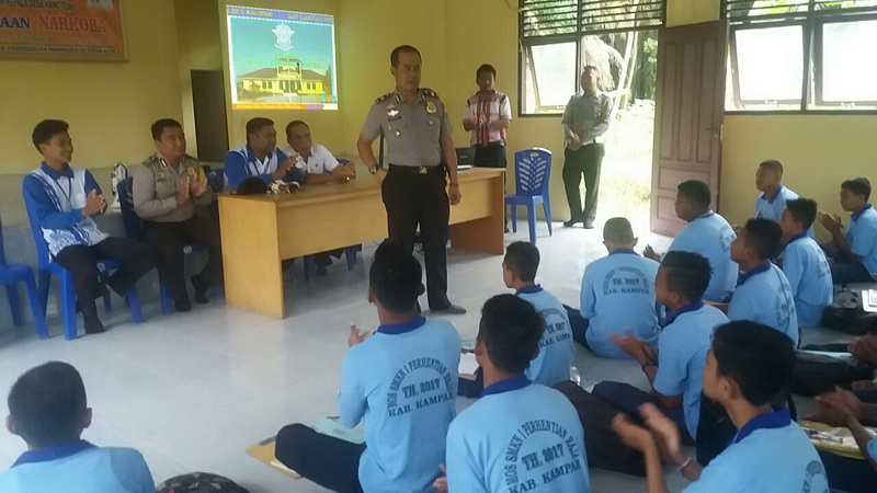 Kapolsek Ini Taja Penyuluhan Bahaya Narkoba di SMKN 1